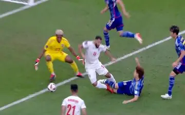 سرنگونی کنعانی در محوطه جریمه ژاپن و پنالتی برای ایران | فیلم