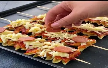 بچه ها عاشق این مدل پیتزا هستن|  پیتزا ماکارونی فرمی با سوسیس