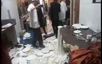 بزن بزن در مراسم عروسی بر سر غذا 