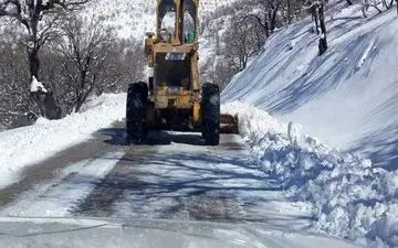 انجام بیش از۵۰۰۰ کیلومتر‌باند برف‌روبی در محورهای مواصلاتی استان کرمانشاه 

