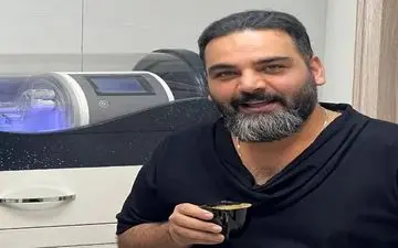 تیپ متفاوت احسان علیخانی در اکران خصوصی فیلم برف آخر + فیلم