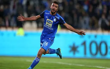 دومین مصدوم بر روی دست آبی‌ها در آستانۀ دربی