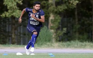 رنگ پیراهن باقری خیلی زود عوض می شود