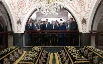 زیارت رئیس جمهور از حرم حضرت بی‌بی هیبت (س) در باکو 