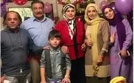 تصویری از جشن تولد شبنم قلی خانی در پشت صحنه یک سریال (عکس)
