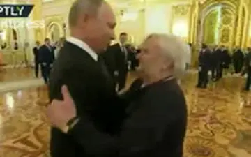  ملاقات احساسی پوتین با اولین معلم زندگی خود در کرملین