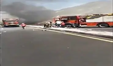 
تصادف کامیون‌های آتش نشان با یکدیگر حین امدادرسانی + فیلم