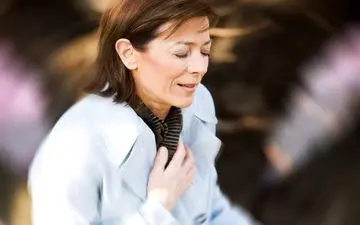 از تپش قلب تا نشخوار فکری: راه‌هایی برای مهار اضطراب این روزها