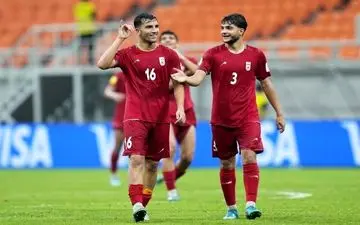 استقلال یک بازیکن جوان گرفت