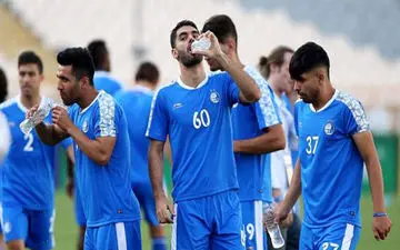 جنجال جدید آبی‌ها: ستارۀ استقلال دست به افشاگری زد!