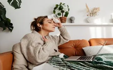 از تعریق ناگهانی تا درد فک: هر آنچه باید درباره نشانه‌های پنهان حمله قلبی بدانید