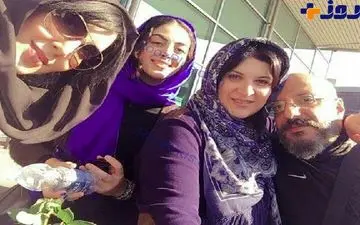 ژست عجیب زن و شوهر بازیگر در یک سلفی با هنرمندان+عکس