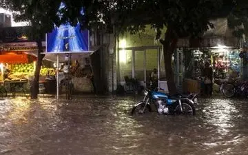 آب شرب ۷۱ روستا قطع است/ بازگشت مردم پلدختر به خانه‌هایشان