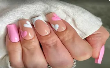 تازه‌ترین طرح‌های ناخن با مدل قلبی و رنگ صورتی
