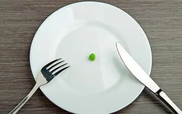 بی‌اشتهایی عصبی چیست و چگونه درمان می‌شود؟