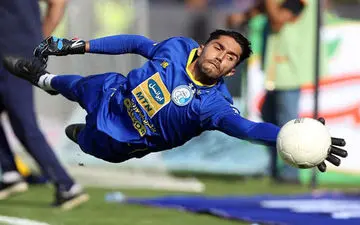 عکس| شماره یک بایرن مونیخ برای کاپیتان استقلال شد