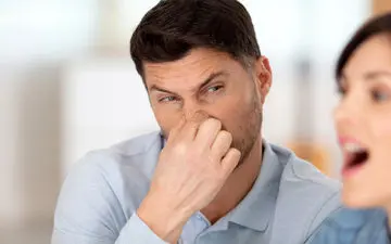 تغذیه مناسب برای جلوگیری از بوی بد بدن در طب سنتی