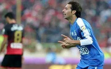 هافبک استقلال ماندنی شد؟