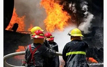 ساختمان ۵ طبقه در کامرانیه آتش گرفت