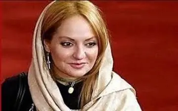 شادی مهناز افشار و مهتاب کرامتی در آغوش یکدیگر 