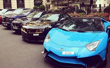 شوخی با صاحبان ماشین‌های گران قیمت + فیلم 