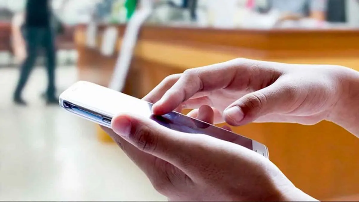 با این تکنیک های ذهن آگاهی استفاده از گوشی هوشمند را به کنترل خود درآورید