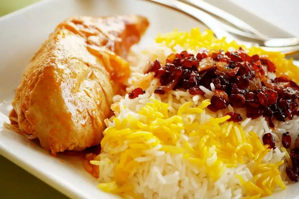 طرز تهیه زرشک پلو با سینه مرغ؛ غذای خوشمزه و مجلسی به سبک رستورانی