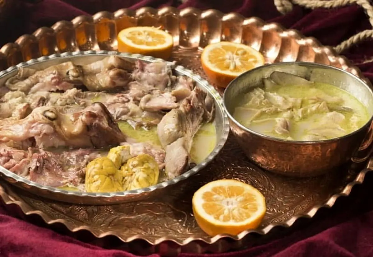 آشپز روستایی آذربایجانی، کله پاچه بزرگ گاو را به شکلی متفاوت طبخ کرد + ویدئو