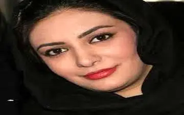 سلفی آینه ای لیندا کیانی در پشت صحنه یک سریال