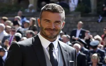 نصب مجسمه دیوید بکام در ورودی ورزشگاه لس‌آنجلس گلکسی