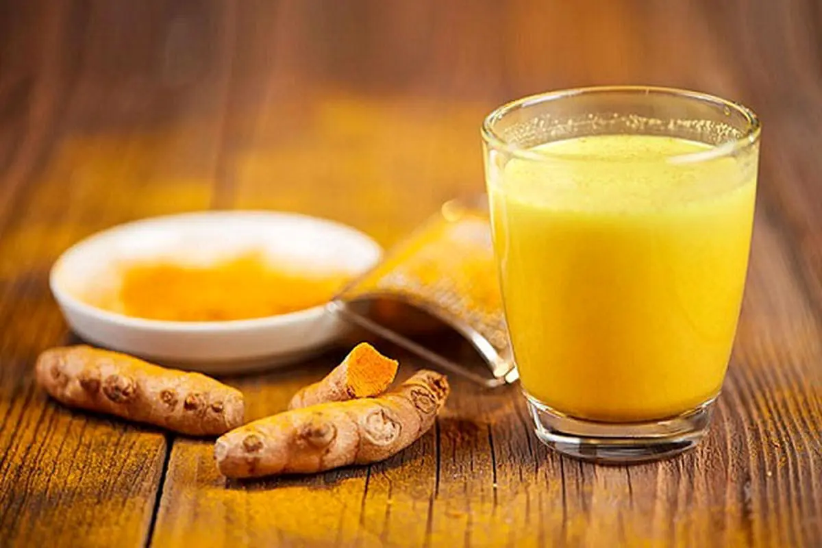 شیر زردچوبه؛ نوشیدنی طلایی شبانه برای تقویت ایمنی و خواب آرام