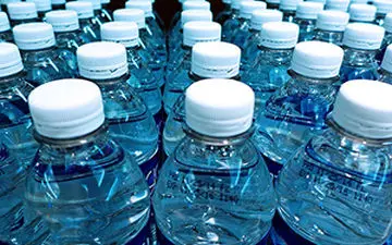 استفاده از بطری‌های پلاستیکی به عنوان چسب+فیلم