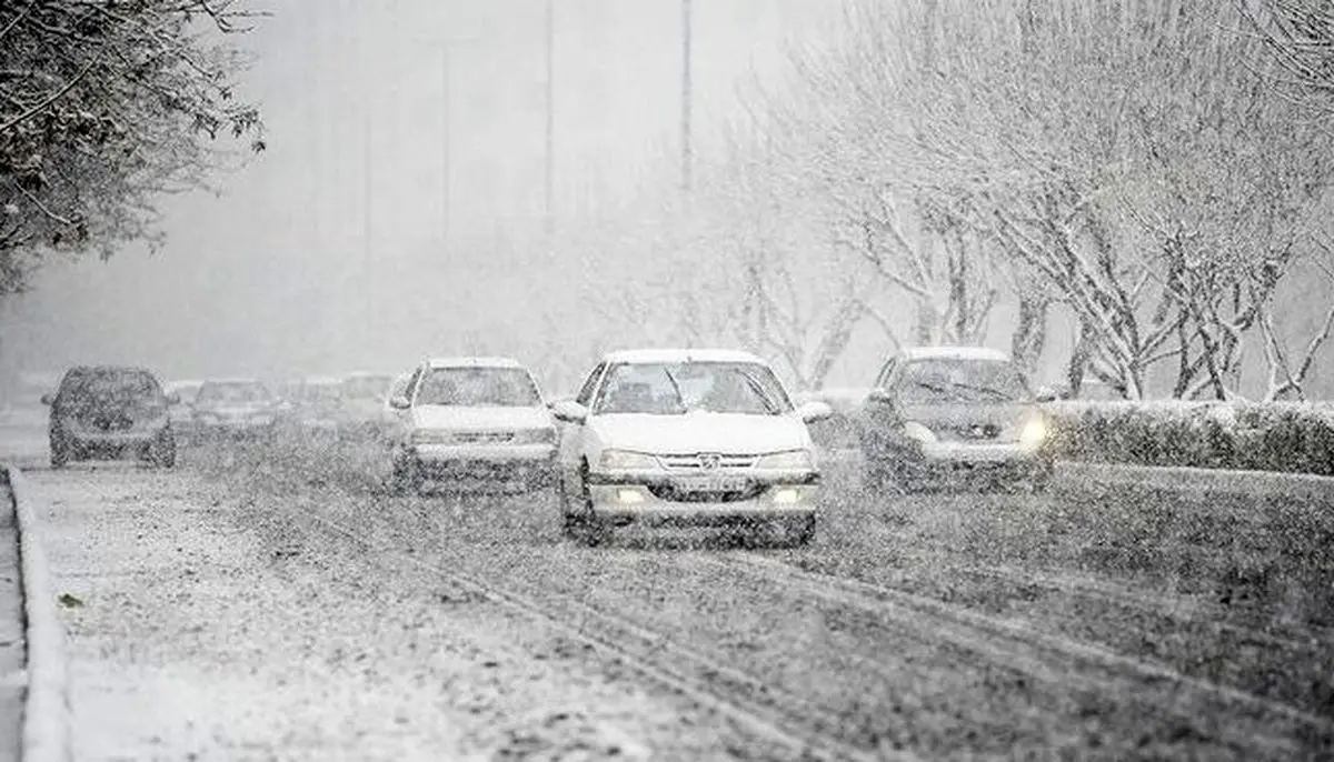 نجات جان 120 نفر از گرفتارشدگان در برف و کولاک خلخال

