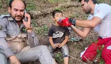 دلهره به پایان رسید / بازگشت کودک مفقود شده در جنگل‌های گرگان به آغوش خانواده+ فیلم
