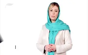 نیوشا ضیغمی در حال آرایش کردن