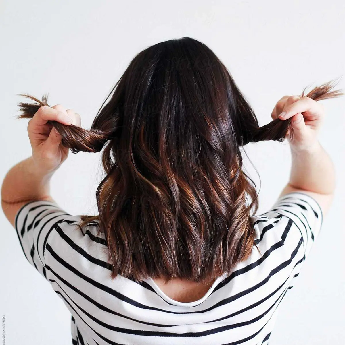 راه‌های آسان و سریع برای آرایش مو در خانه | موهای خود را در کمتر از 10 دقیقه زیبا کنید
