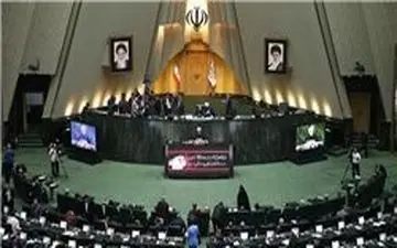 ۱۰۰ مسئول کشور "دو تابعیتی" و دارای "گرین کارت" هستند