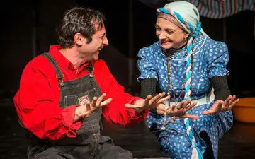 اجرای تئاتر «جیم، جام، جسی» در سالن انتظامی