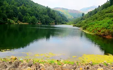 دریاچه ای زیبا در ارتفاع ۴۸۱۱متری! + فیلم