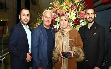 اسطوره پرسپولیس در کنار همسر و فرزندانش