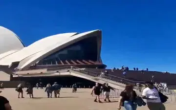 فیلم/ یک پیام حیاتی در آسمان سیدنی، ببینید!