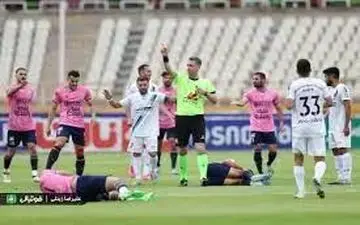 پوکر آلومینیوم مقابل پیکان برای امتیاز ۱۲