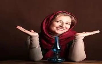 تیپ و ژست جالب مرجانه گلچین با شیطنت کودکی! (عکس)