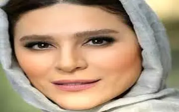 «سحر دولتشاهی» در نشست خبری «امیر» آبی پوش شد