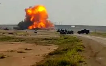 انهدام خودروی انتحاری و هلاکت تروریست ها در شرق کشور توسط ماموران سپاه