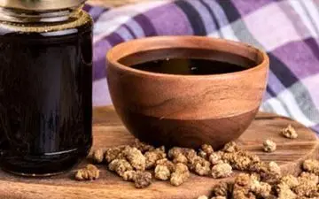  خواص بی‌نظیر شیره توت و اثر آن بر سلامت کلی بدن 