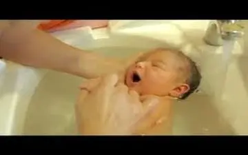 اقدام عجیب زن بی‌رحم با دو دخترش در حمام