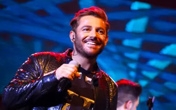 توهین عجیب گلزار / مخاطب او کیست ؟ + عکس