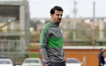 پاسخ سرمربی ذوب‌آهن به انتقادات در بازی با استقلال: ما دفاع پنج نفره نبردیم

