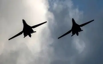 بمب افکن‌ها و هواپیماهای آمریکا، چین و ژاپن نزدیک تایوان پرواز کردند